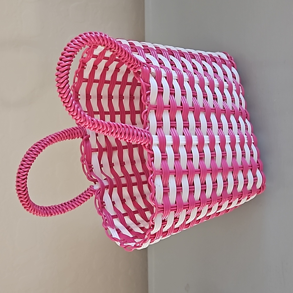 Plastic basket